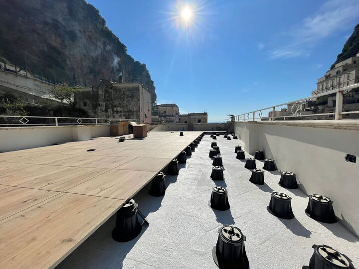The new Terrace ovelooking the sea in Costiera Amalfitana