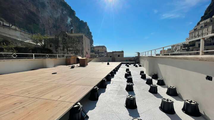 The new Terrace ovelooking the sea in Costiera Amalfitana The new Terrace ovelooking the sea in Costiera Amalfitana